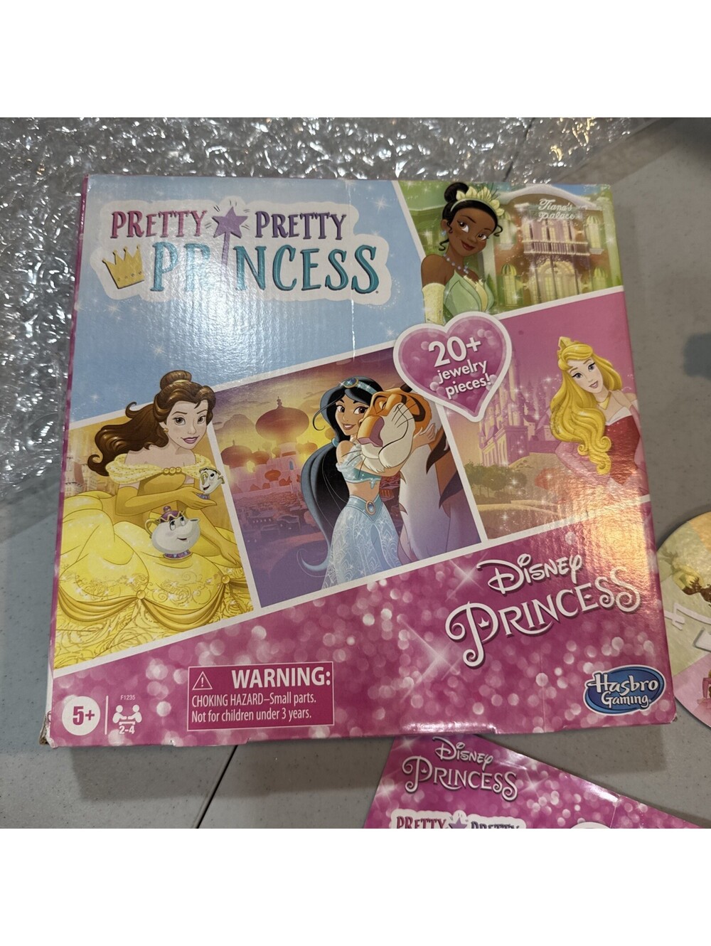Disney Pretty Pretty Princess Board Game Dress Up Game Hasbro 2020. Open Box